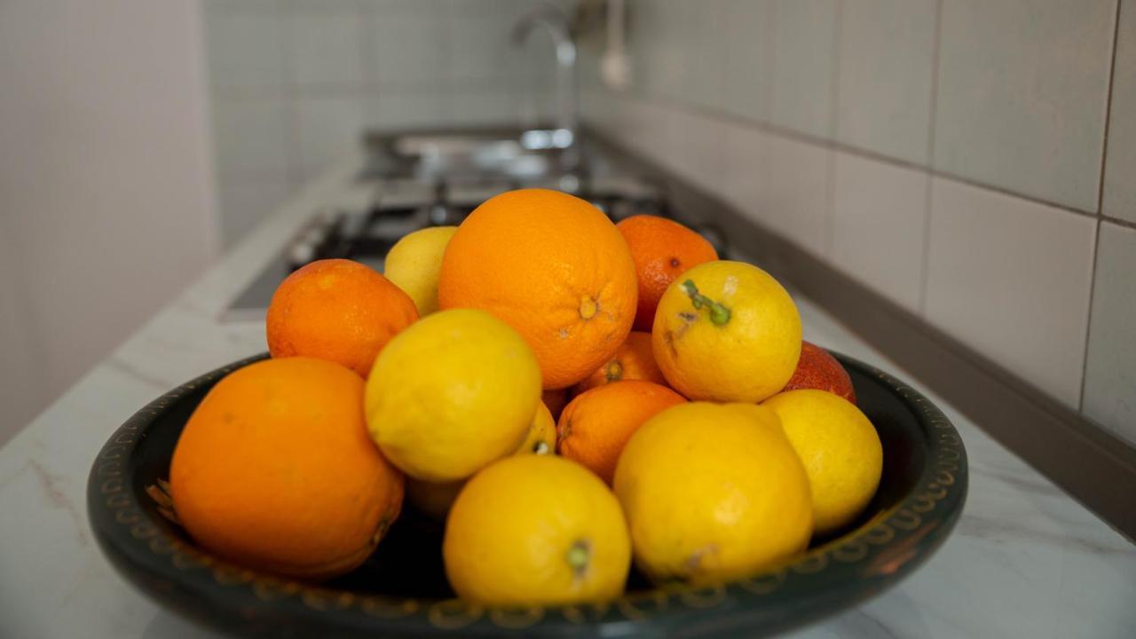 Appartamenti Melograno E Fico Loculi Luaran gambar