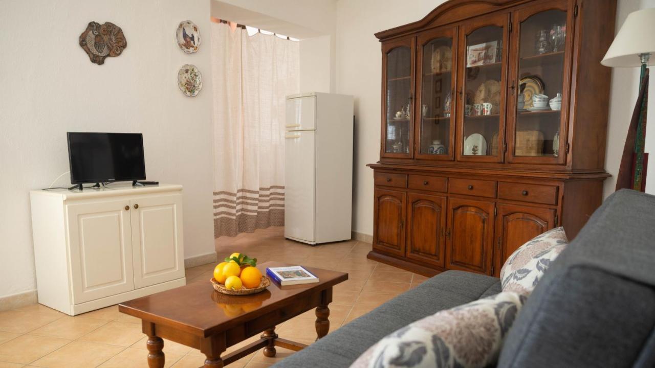 Appartamenti Melograno E Fico Loculi Luaran gambar